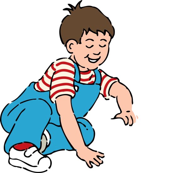 Мальчик сидит на белом фоне