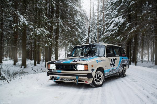 ВАЗ 2104 зимний дрифт