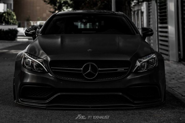 Mercedes Benz e63 AMG черный