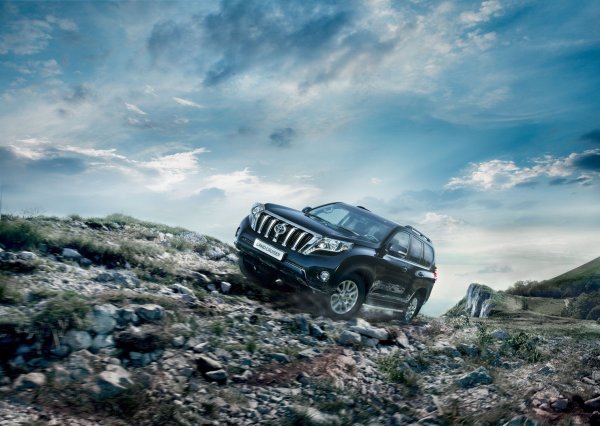 Тойота лекрузен Прада реклама