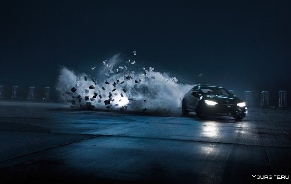 Машина в дрифте в ночном городе