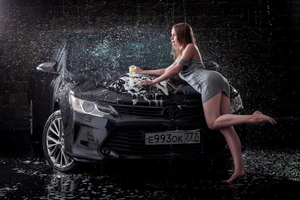 Мойка авто девушка