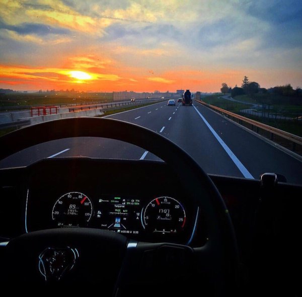 Вид из кабины дальнобойщика
