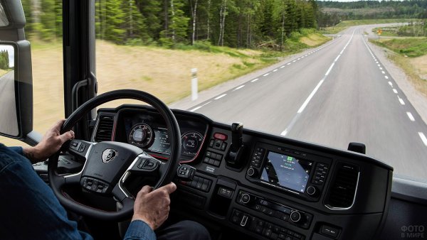 Скания - салон кабины дальнобойщика.