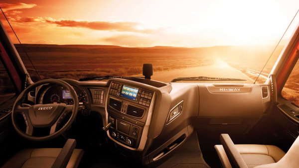 Iveco Stralis Hi-way салон