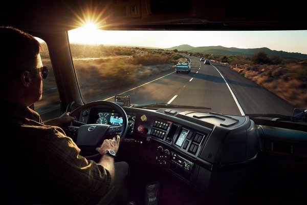 Вид из кабины дальнобойщика