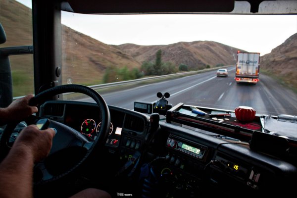 Вид из кабины дальнобойщика