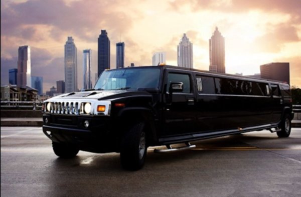 Черный лимузин
