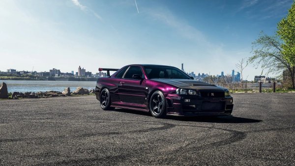 Nissan Skyline r34 Midnight Purple