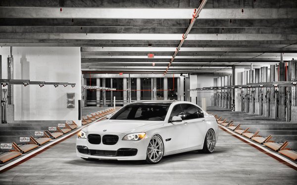 BMW 7 белая