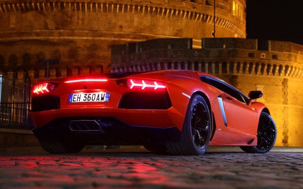 Lamborghini Aventador lp700-4 красный