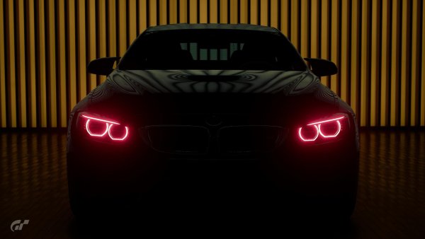 БМВ м5 неоновая