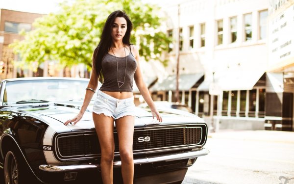 Обои девушки и авто