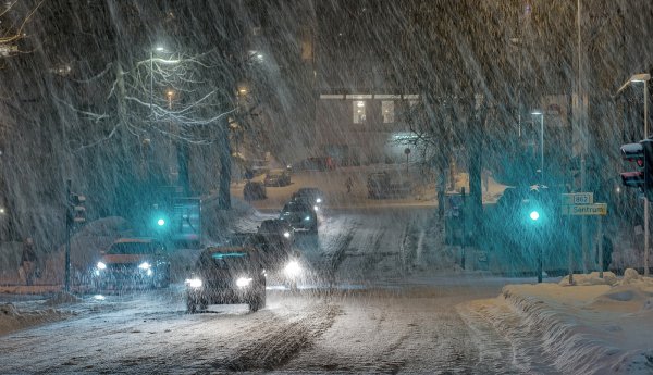 Снежная буря в городе