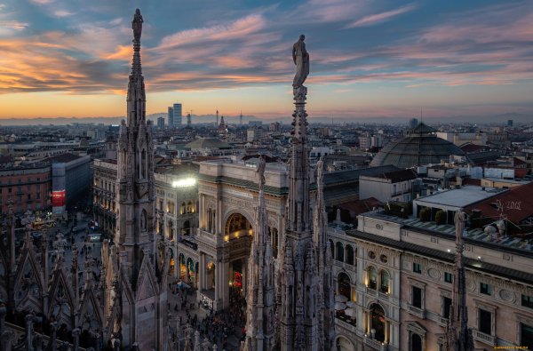 Милан площадь Дуомо