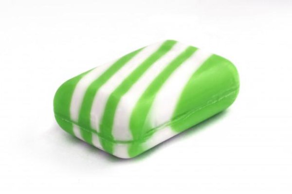 Мыло на белом фоне