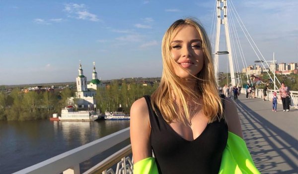 Ксения Сухинова (33 года)