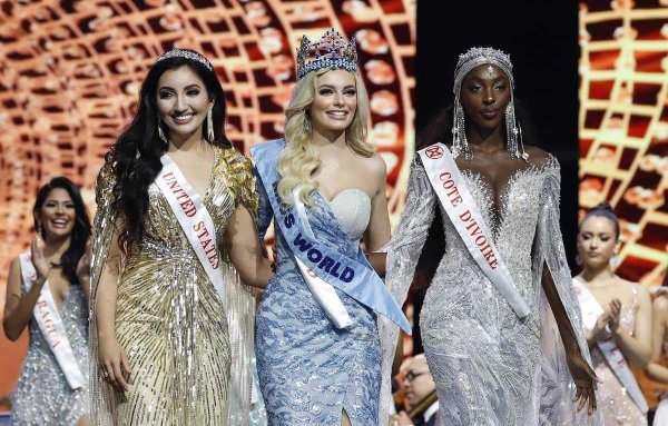 Каролина Белявская Мисс мира 2022