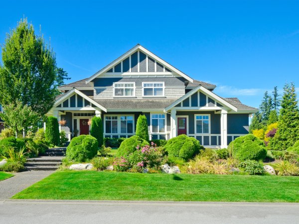 Американская домик с лужайкой