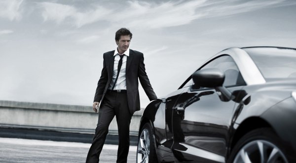 Мужчина в машине