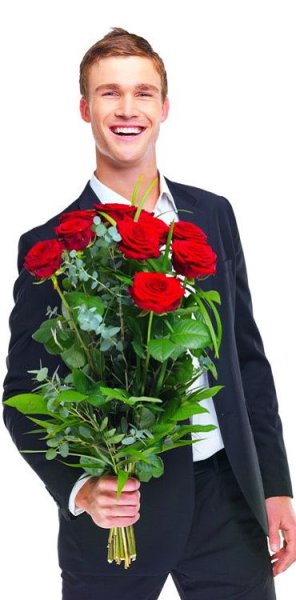 Человек с букетом