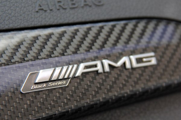 Mercedes Benz AMG Driving Performance шильдик