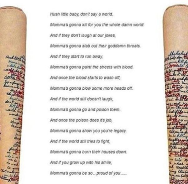 Натпись на бите Харли Квин