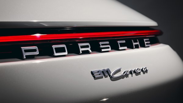 Порше 911 надпись