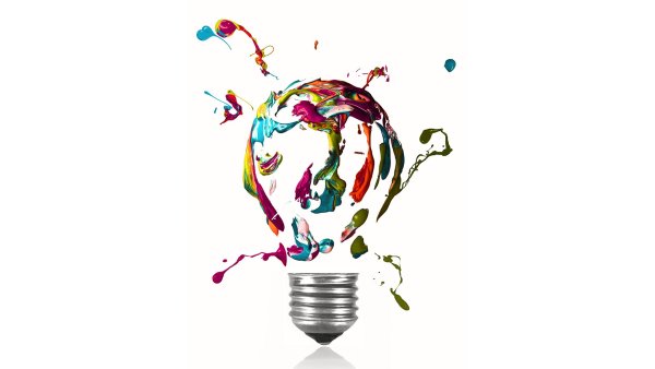 Креативное мышление на белом фоне