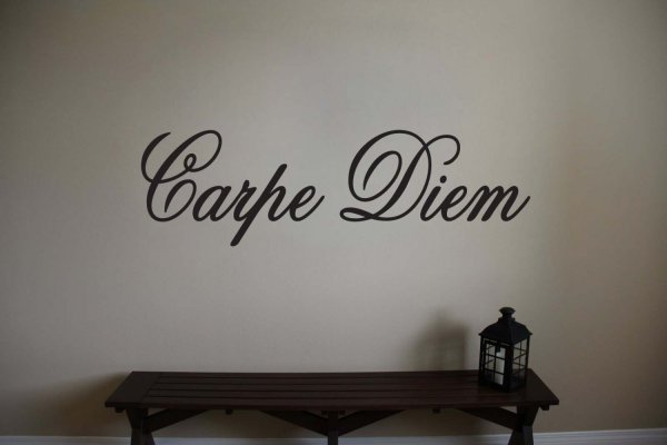 Carpe Diem красивая надпись