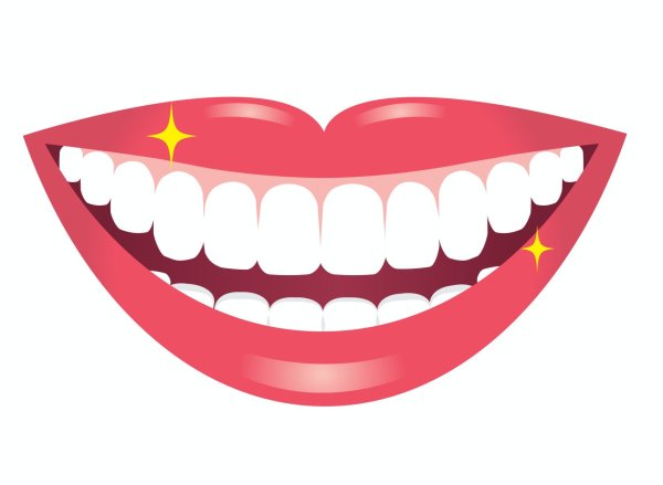 Улыбка с зубами на белом фоне