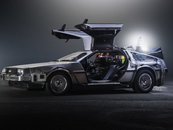 DELOREAN DMC-12 назад в будущее