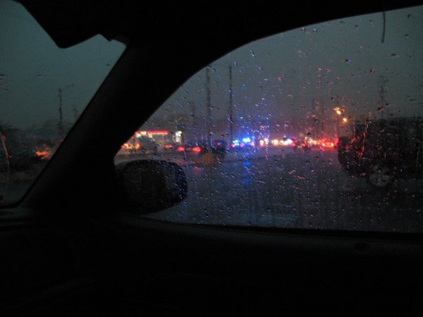 Ночной вид из окна машины