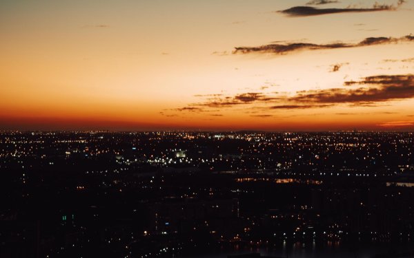 Вечернее небо в городе