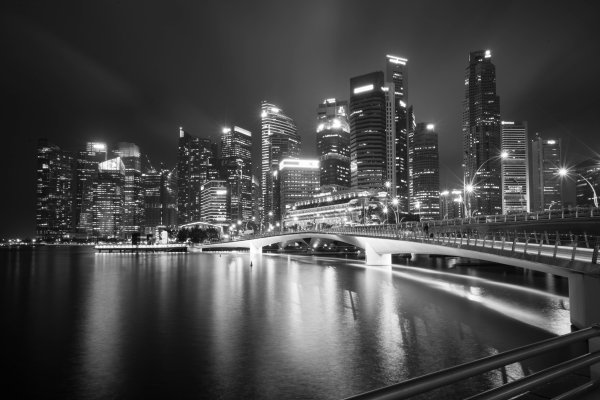 Черно белый город