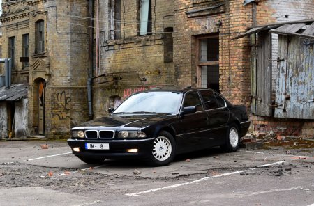 BMW e38 740il