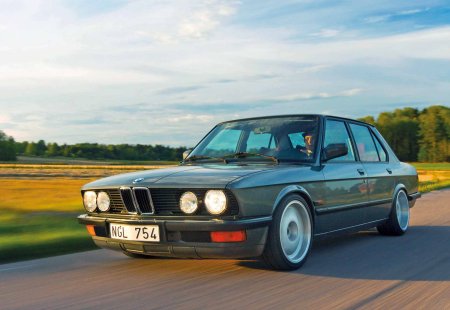 BMW e28 m5