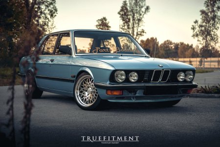 BMW 5 e28