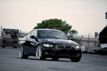 BMW 3 черная