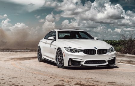 BMW m4 f82 White