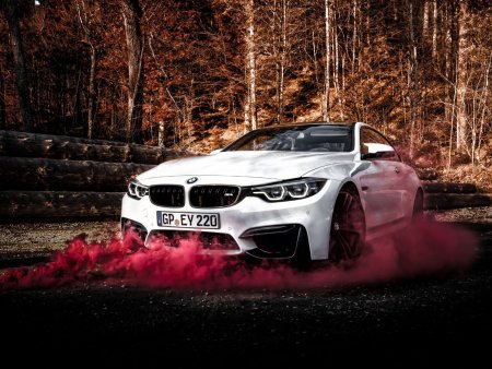 БМВ м5 в дыму