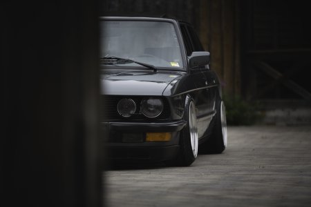 БМВ е28 черная