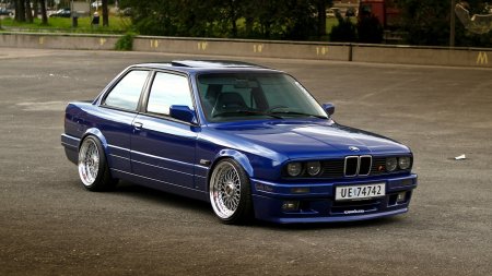 BMW 3 e30