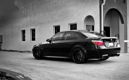 BMW 5 e60 Black Tuning