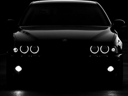 БМВ е39 в темноте