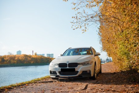 BMW белая осень