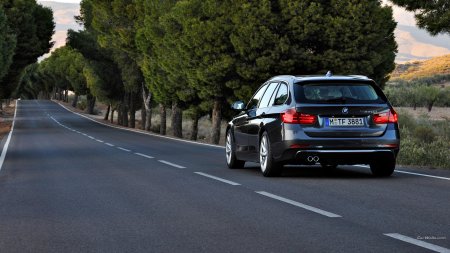 BMW m5 Touring Wallpaper