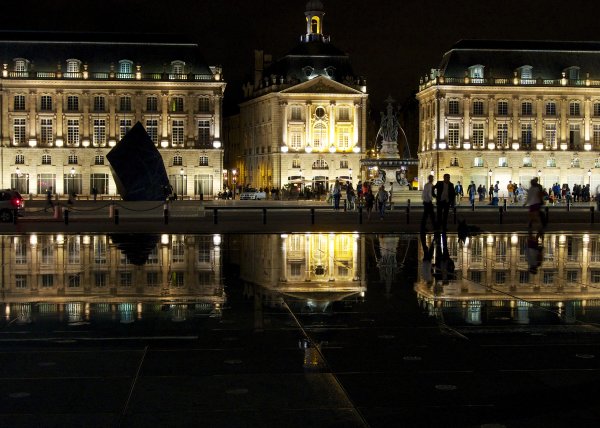 Бордо ночью