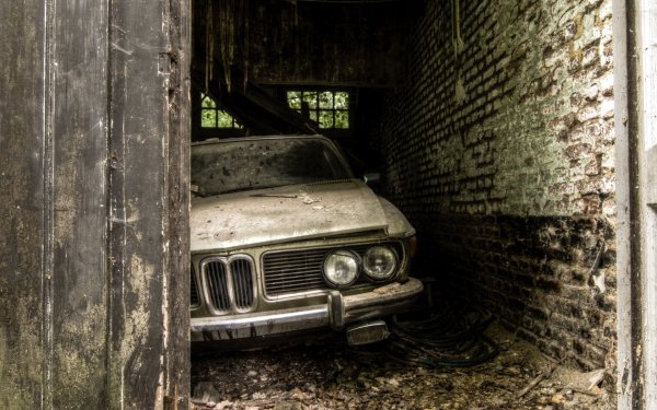 Abandoned BMW e34
