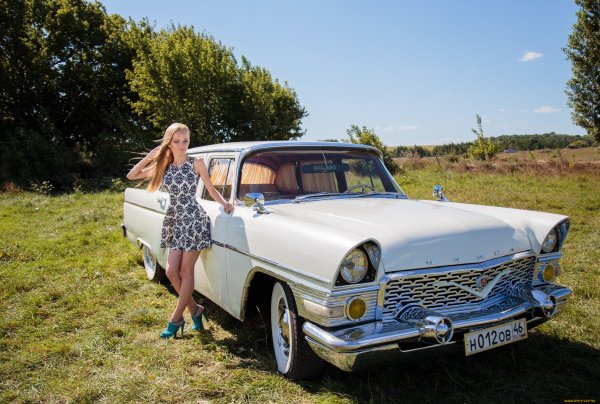 Чайка ГАЗ 13 белая фото